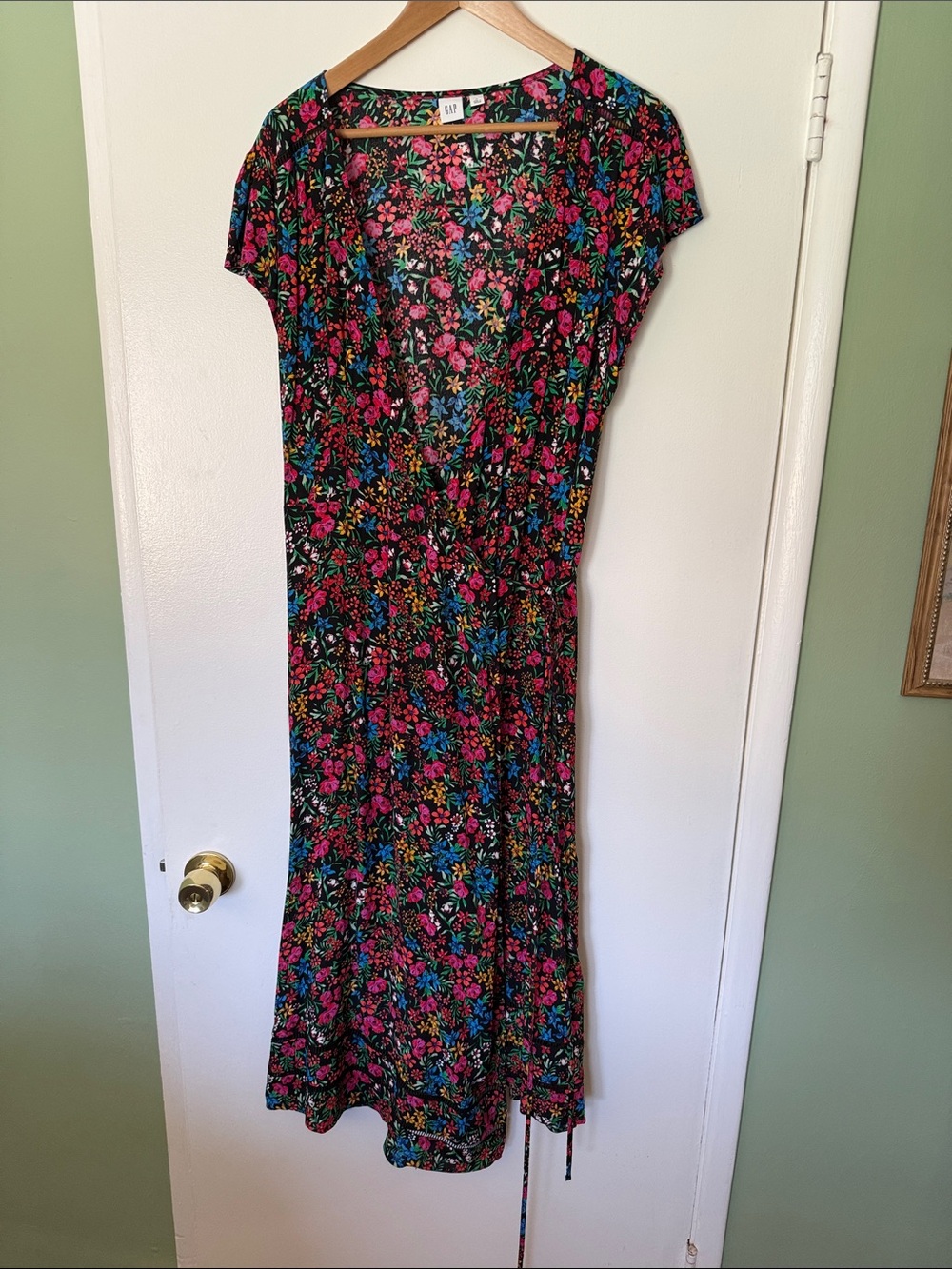 Gap Wrap Midi Dress in Black with Floral Print